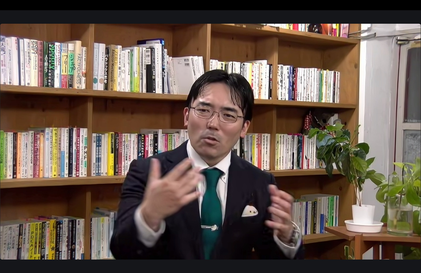 防災の準備範囲について答える高荷智也さん