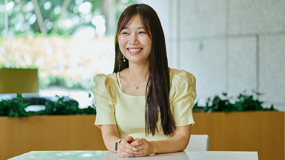 インタビューに答える内山法子さん
