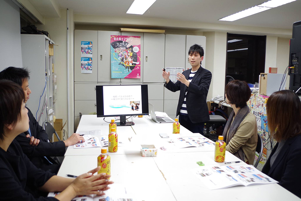 ウェブマーケティングの講演中の様子